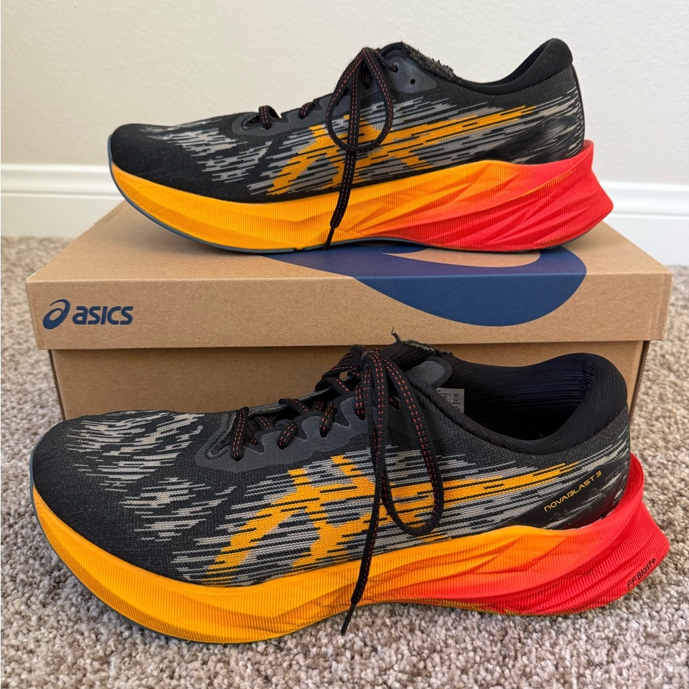 Asics Novablast 3 Shoes Sz. 11